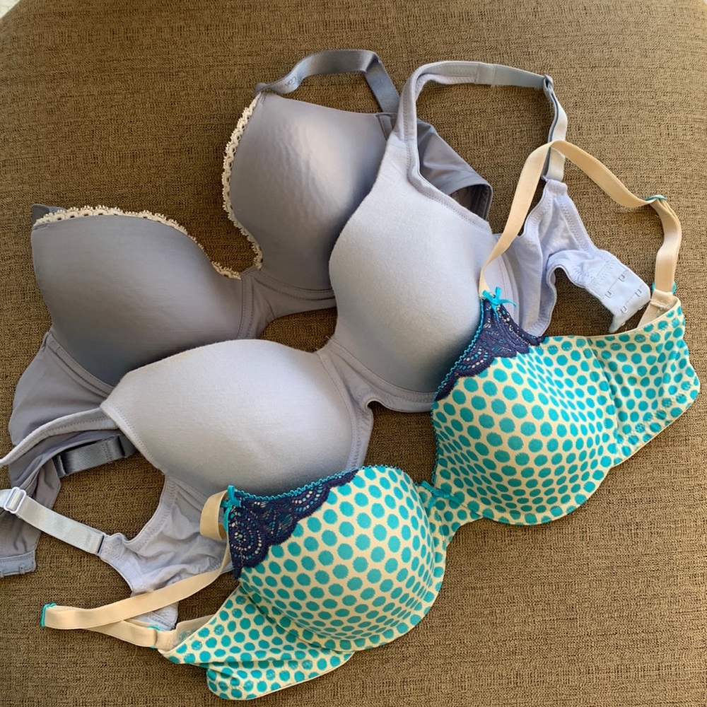 3 bras in size 32DD in good condition, soft lavender, lilac, and blue polka dot
